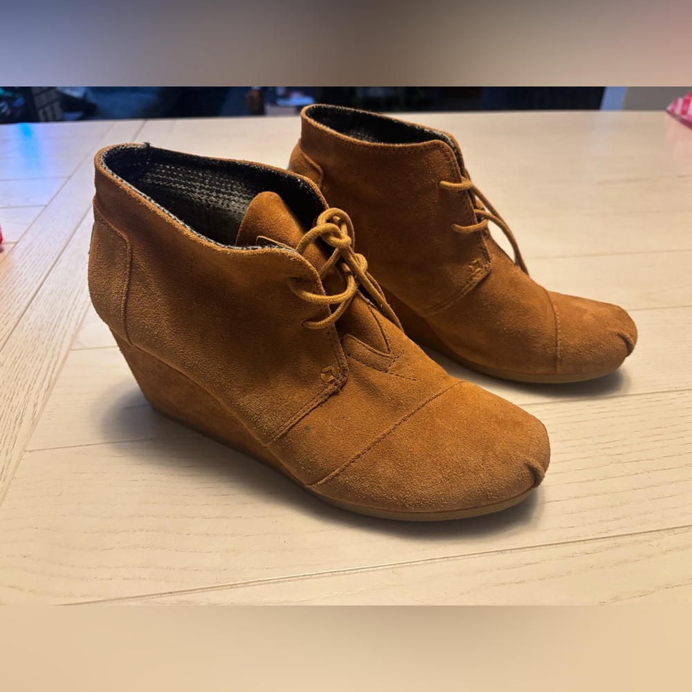 Toms Tan Suede Wedge Booties